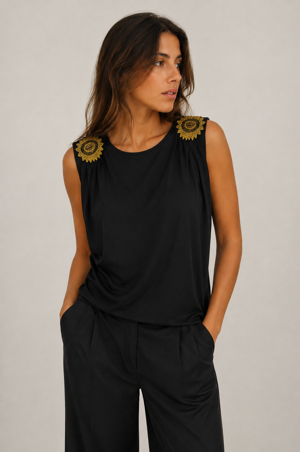 Camiseta negra soles
